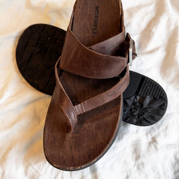 Women's Around Town Thong Buckle Sandals Brown - Picture 5 of 7